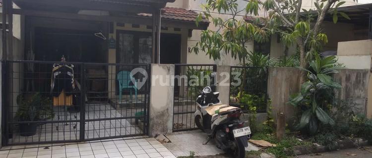 Good House For Sale in Villa Melati Mas Area. 1