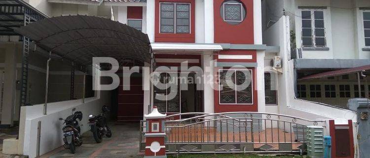 Rumah elit gaya minimalis modern sejuk diperumahan megah 1