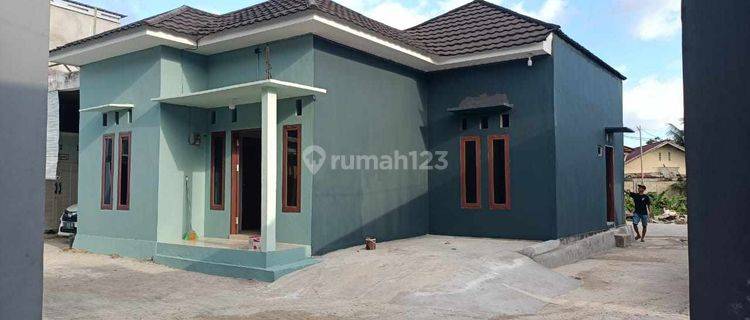 Rumah minimalis baru dibangun dan baru direnov 1