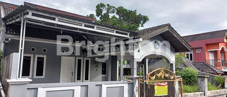 RUMAH TINGKAT 2 DAN TANAH DI REGENCY 1