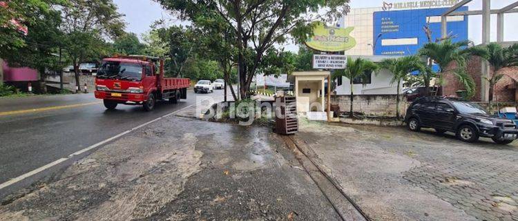 Disewakan tempat usaha resto dipinggir jalan 1