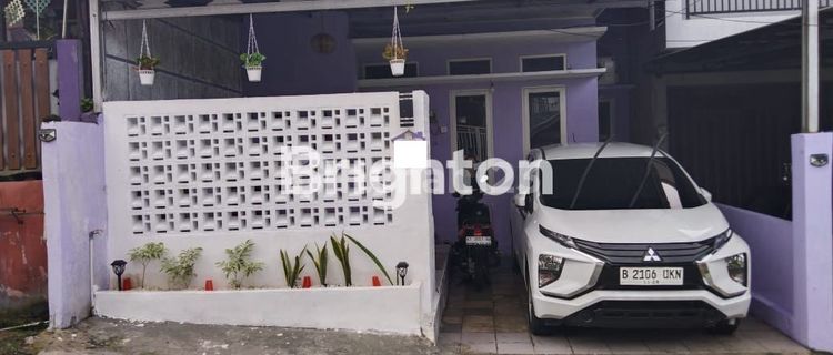 Beautiful Home just a step away from Batu Ampar Terminal 1