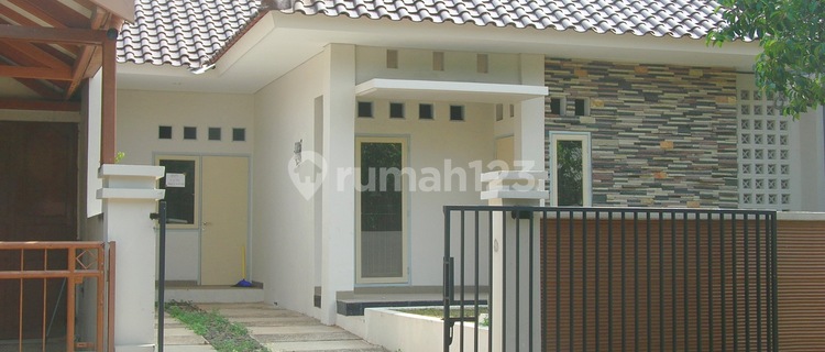 Siap Huni Lega, Taman depan Luas,Blkg Space Jemur, Dekat 5 Sekolahan, Angkot, Pertokoan 1