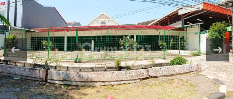 For Sale: Commercial Space on Sr Cipto Main Road. Parking Space Available. Spacious. 1