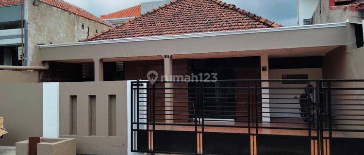 Disewakan Rumah Strategis Yang Nyaman, Aman Dan Tenang 1
