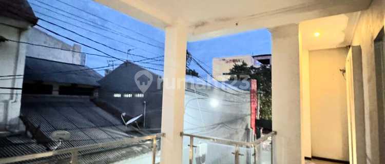 Rumah Ruko 4,5 Latai Strategis di Jalan Mt Haryono 1