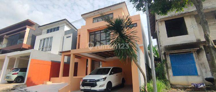 Rumah Minimalis 2 Lantai Unfurnished SHM di Sentul City, Bogor 1