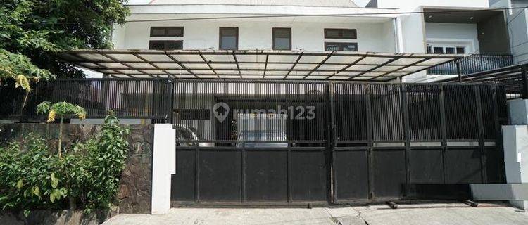 Rumah 2,5 Lantai Luas 428m2 12,9x33 Type 3kt di Gambir Jakarta Pusat 1