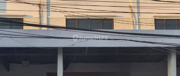 Ruko 3 Gandeng Luas 354m2 di Taman Ratu Kebon Jeruk Jakarta Barat 1