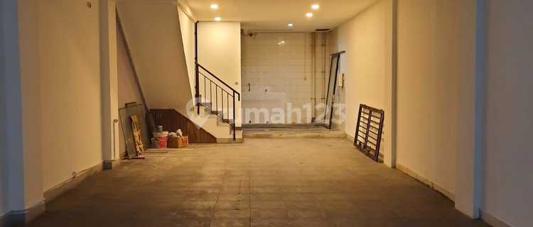 Ruko Siap Pakai 3 Lantai Luas 5x24 120m2 di Taman Ratu Jakarta Barat 1