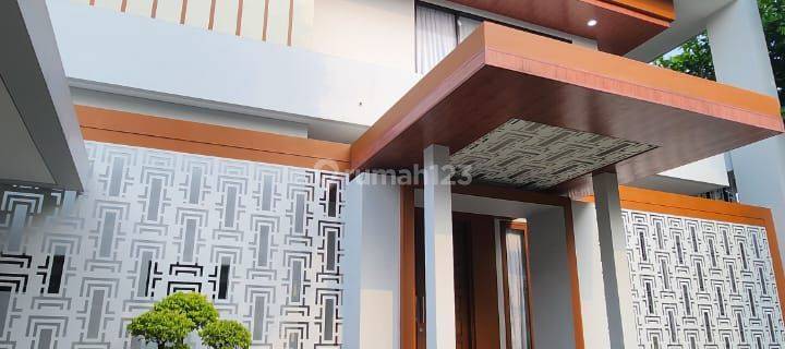 Rumah Hoek Modern Tropis Fully furnished Taman Giri Loka BSD  1