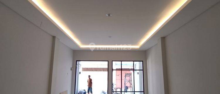 Ruko Jelambar Brand New Semi Furnish Bagus 1