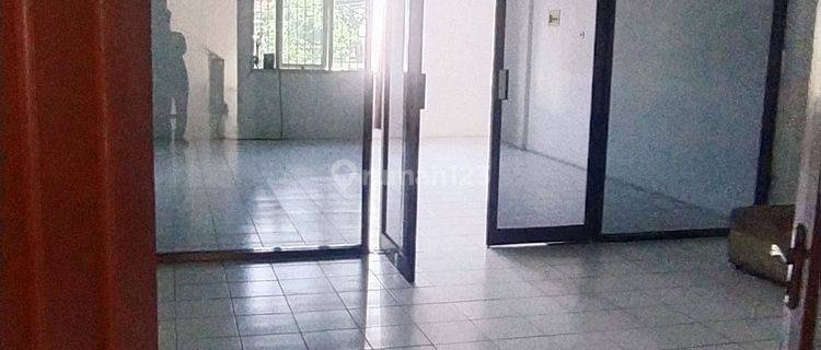 Ruko di Jln Raya Mulyosari, Surabaya 135 m Bagus SHM 1