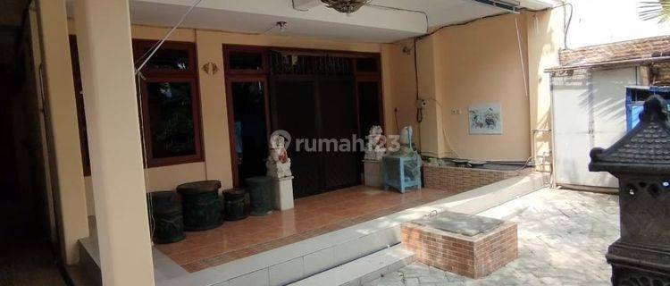 Rumah 3 Lantai Bagus SHM di Nginden Intan Barat, Surabaya 1