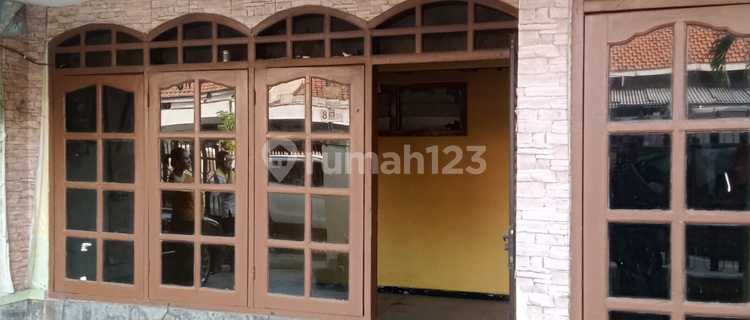 Rumah 2 Lantai Bagus SHM di Jemursari, Surabaya 1