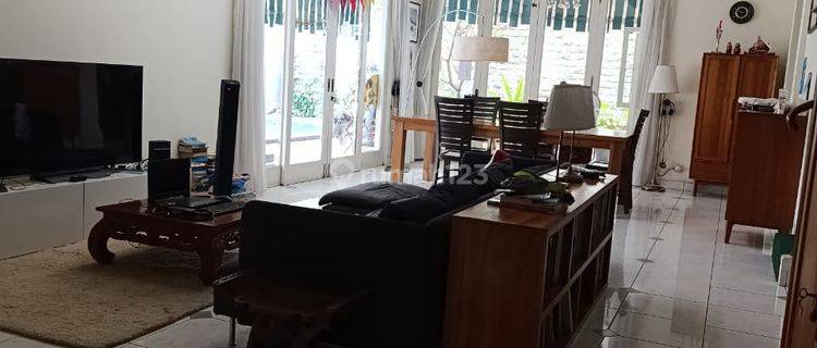 Di  Rumah  di Jl. Berlian I Buntu  Cilandak Barat Jakarta Selatan 1