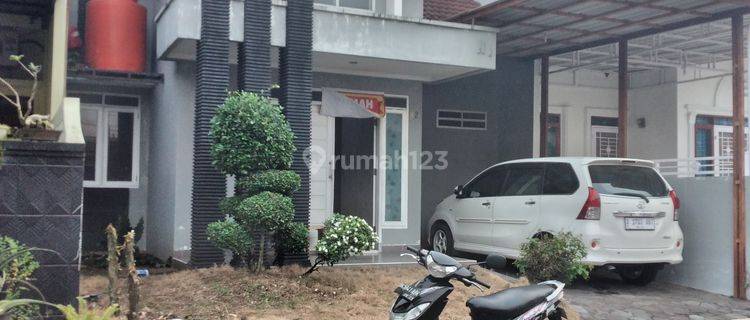 Rumah Minimalis modern sangat Asri dan nyaman Siap Huni  1