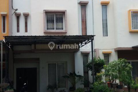 Dijual Rumah 3 Lantai Siap Huni Jalan Merpati M residence 1