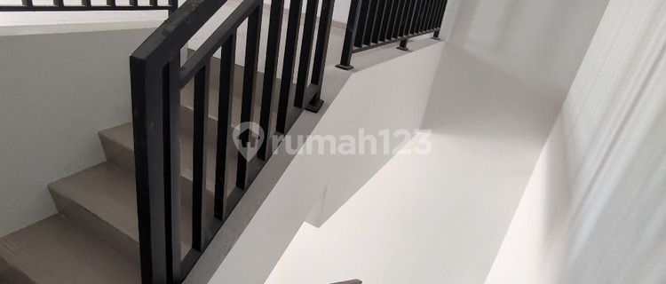 For Sale 2-Story Shop House in Graha Raya Pinang - Tangerang 1