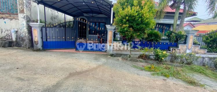 RUMAH BESAR DI PERUMAHAN RENGGANIS BALIKPAPAN 1