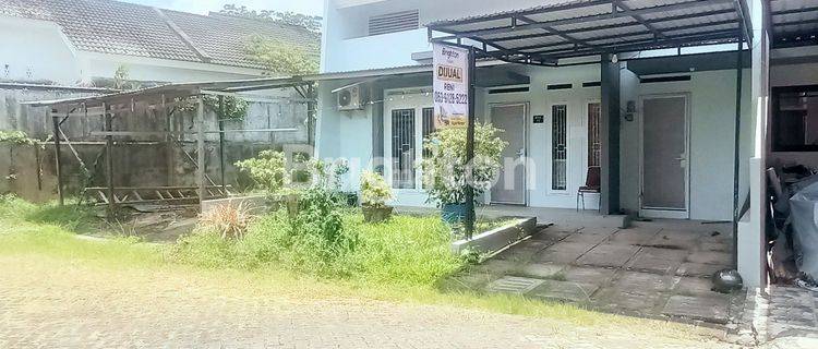 RUMAH POJOK DI PERUMAHAN WIKA BALIKPAPAN 1