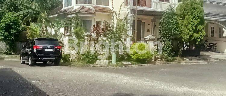 RUMAH MEWAH POSISI HOOK DI BALIKPAPAN BARU 1