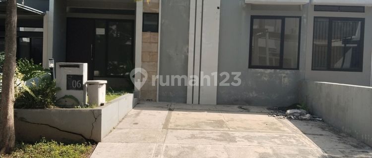 Rumah Cantik di Lingkungan Elit Semarang Barat 1