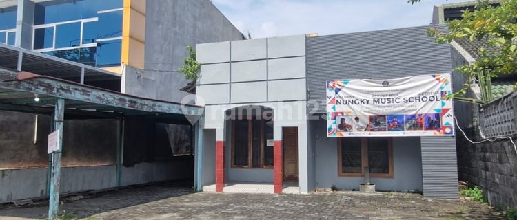Rumah Premium Bagus Siap Pakai Strategis untuk Usaha di Tlogosaro 1