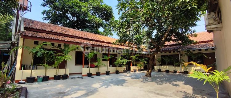 Active Boarding House and Main House Behind Stan Bintaro Campus 1