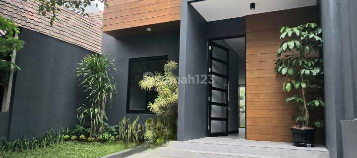 Dijual Rumah 2Lt. Brand New Industrialis Lokasi Strategis di Bsd  1