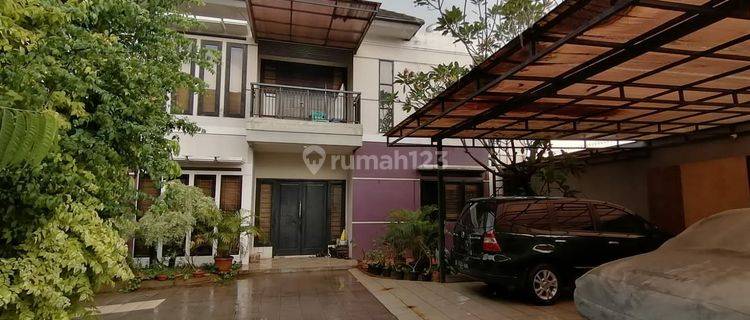 Turun Harga Rumah Siap Huni Halaman Luas di Bintaro  1