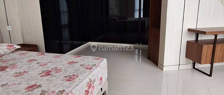 Tinggal Bawa Koper Rumah 2 Lantai Bagus Semi Furnished di Summarecon Bandung, Bandung 1