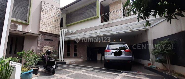 Rumah Modern 2 Lantai Dalam Townhouse Kebagusan Jakarta Selatan 1