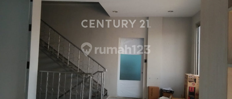 Ready-to-Use Shop House in Lebak Bulus, 2 Floors, Prime Location. 1
