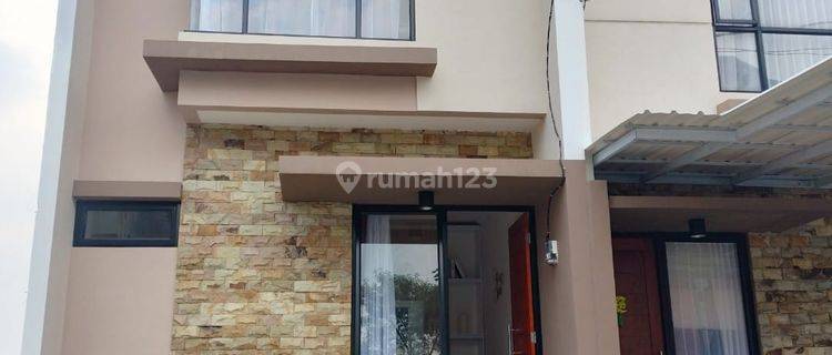 Rumah 2 Lantai Cantik Dan Estetik Harga Menarik 1