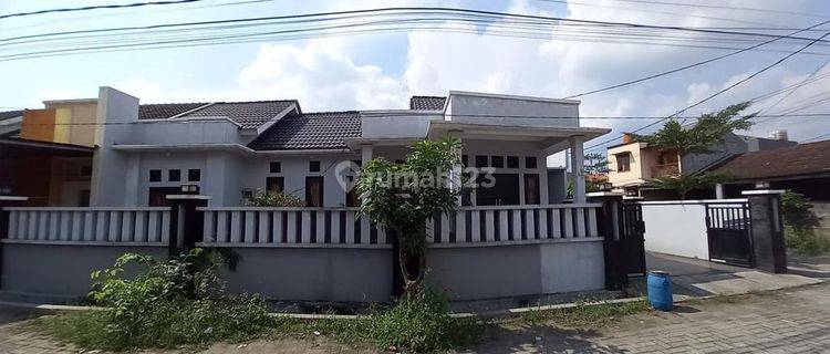 Rumah di Griya Cilodong Asri Depok Hook Murah 1
