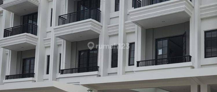 DISEWAKAN CEPAT RUMAH BARU 3 LANTAI DI CLUSTER WINONA ALAM SUTERA 1