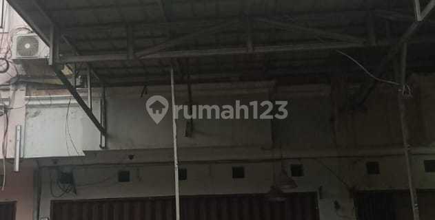 For Immediate Rent: Strategic and Bustling Shop House in Karang Tengah, Tangerang 1