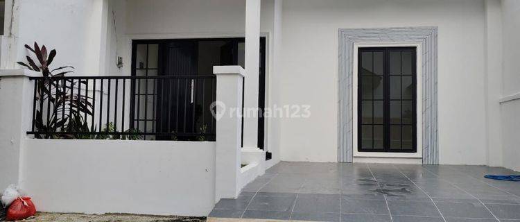 Dijual Rumah Baru 1 1/4 Lantai Semi Furnished Di Griya Loka Bsd 1