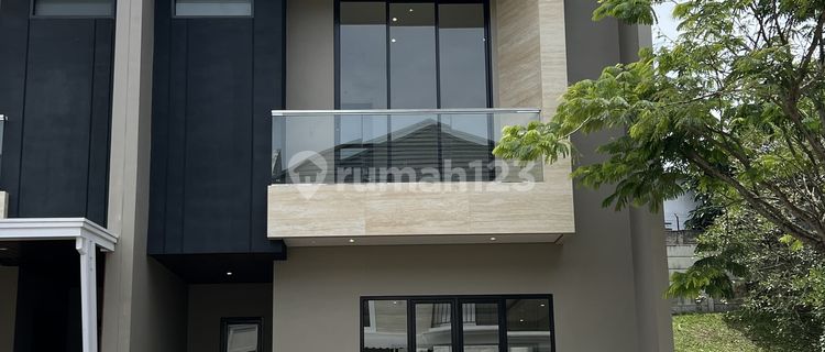 For Quick Sale: Independent House Building in Vanya Park BSD 1