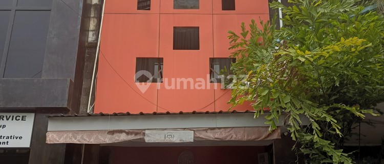 For Rent 3-Story Shop House Strategic Location Near Dewi Sri Kuta 1