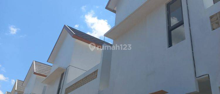 Disewakan rumah 2 Lantai di jl. Hassanudin denpasar 1