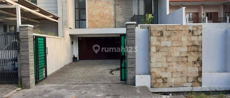 Di jual rumah 3 lantai di Renon Denpasar  1