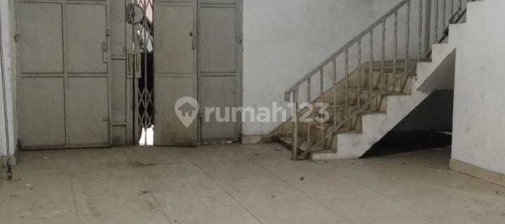 For Rent 4-Storey Shop House in Sawah Besar, Suitable for Warehouse/Office 1