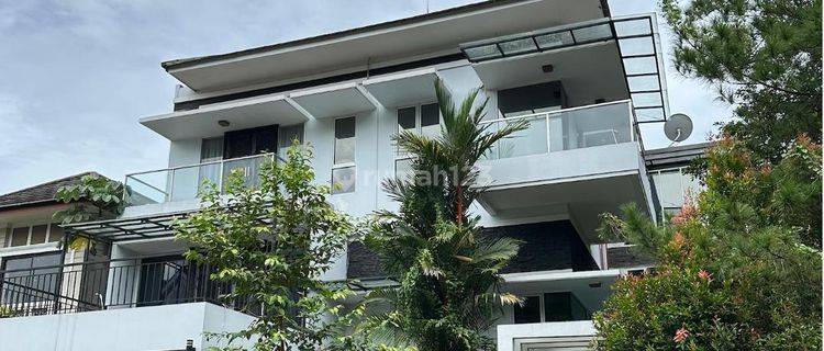 Disewakan Rumah 3 Lantai Siap Huni Di The Green Bsd City 1