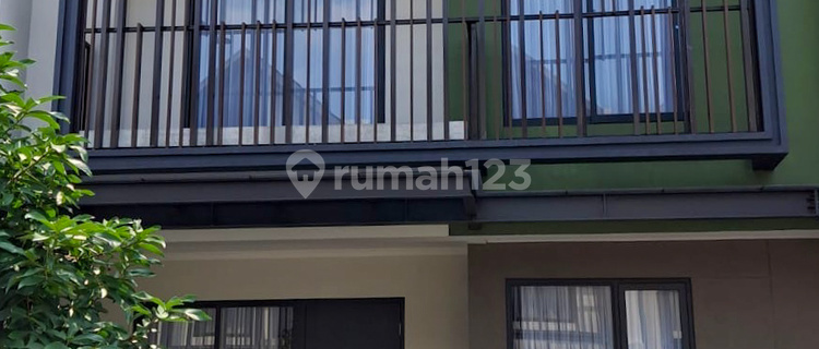 Disewakan Rumah Siap Huni Di Cluster Leonora Gading Serpong  1