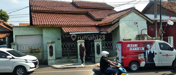 Rumah SHM di Jl. Brigjend Dharsono No. 88, Cirebon 1