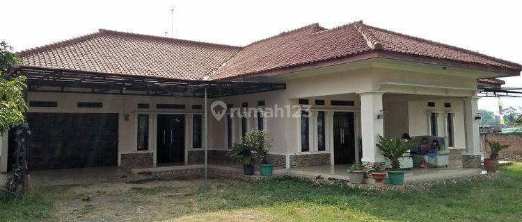 Dilelang Rumah Dengan Tanah Luas 1