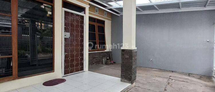 Disewakan Rumah Nyaman Full Renov di THI Taman Holis Indah 1