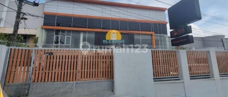 Strategic Spacious Showroom Business Space on Kaligawe Main Road 1